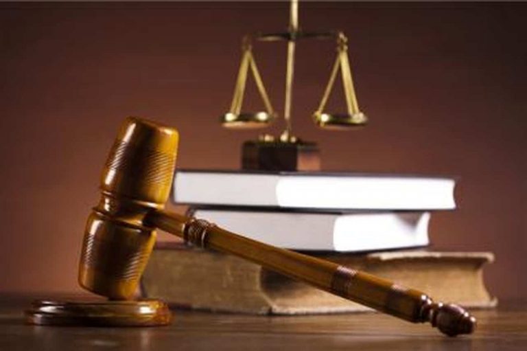 Afrique du Sud: un avocat suspendu pour avoir insulté un juge