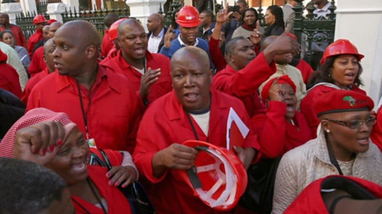 Meurtre de George Floyd: l&rsquo;ambassade américaine à Pretoria pris d&rsquo;assaut par des manifestants