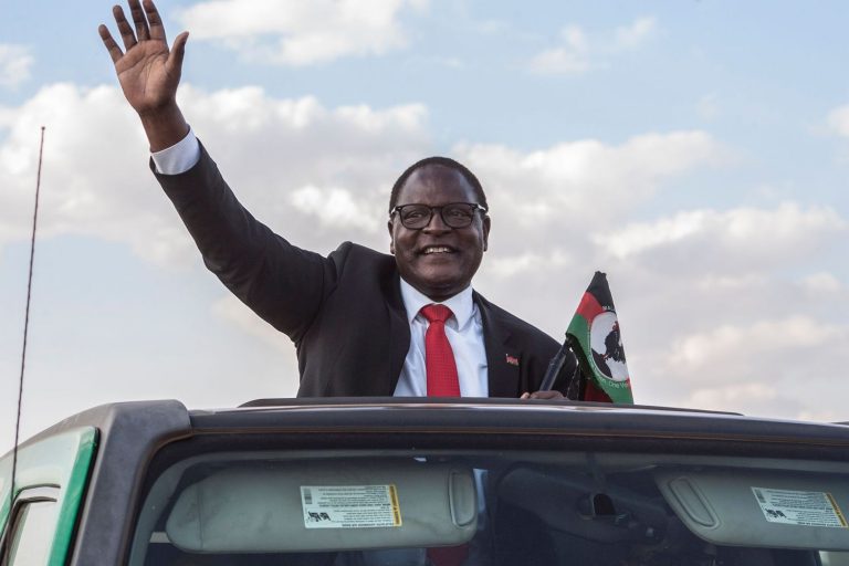 Malawi: vainqueur de la présidentielle, l&rsquo;opposant Lazarus Chakwera prête serment