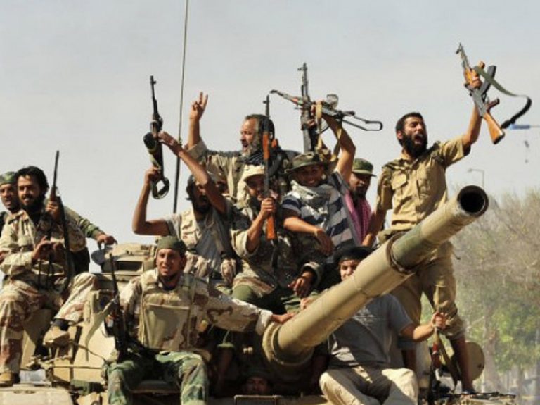 Soudan: arrestation de 160 « mercenaires » en route vers la Libye