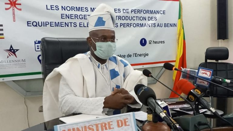 Ouganda : un mort dans des émeutes suite à l’arrestation de deux députés