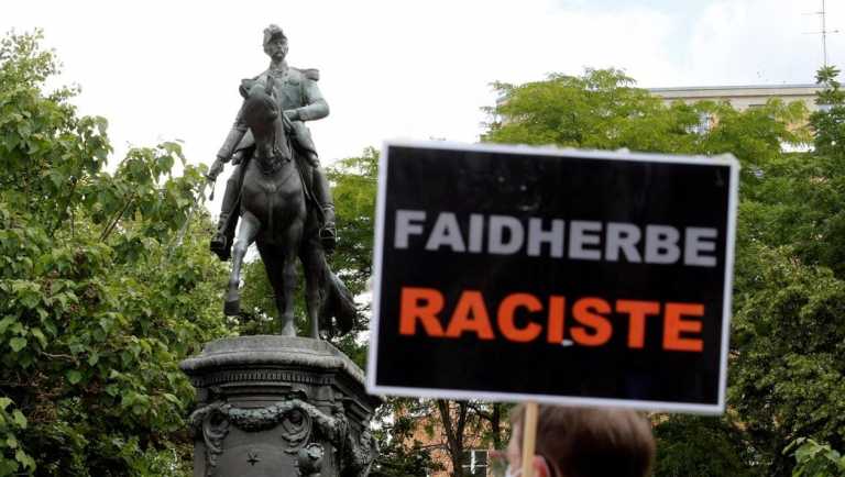 France: la statue de Faidherbe, un « négrier » sanguinaire, taguée de «Colon assassin»