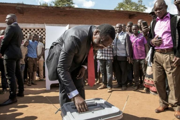 Malawi: après l&rsquo;annulation de la présidentielle, les électeurs à nouveau aux urnes