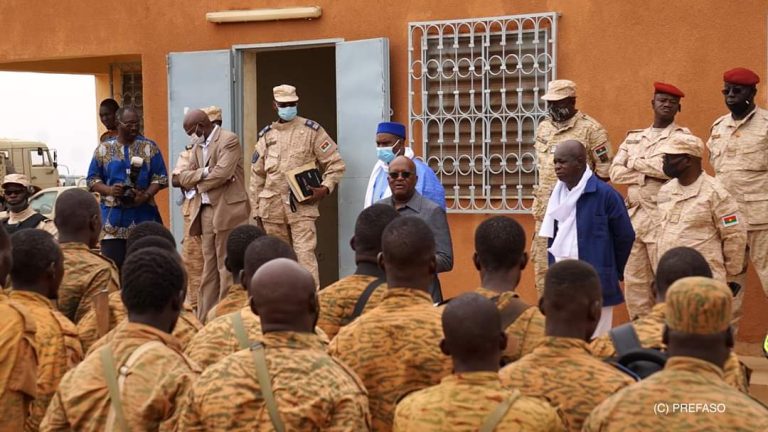 Burkina Faso: l’armée recrute 2000 soldats pour contrer l’offensive terroriste