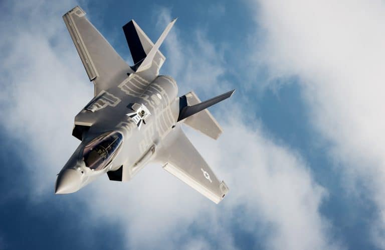 Un avion de chasse américain s’écrase en mer du Nord avec un pilote à bord