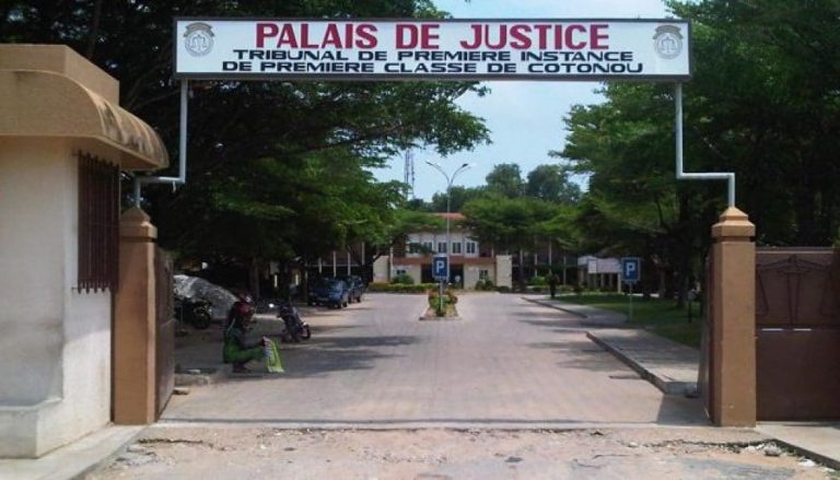 Bénin: l&rsquo;audition des frères de l&rsquo;enfant torturé pour vol de 1500 FCFA, demandée par le MP