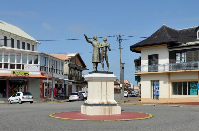 Guyane française: La statue de l’abolitionniste Victor Schoelcher renversée