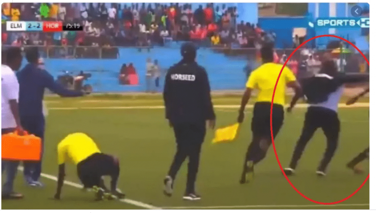 Somalie : Exclu, un entraîneur tabasse le 4e arbitre et pourchasse l’arbitre principal (vidéo)