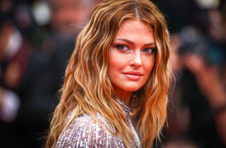 Caroline Receveur lance sa ligne de beauté « Osée » (photo)