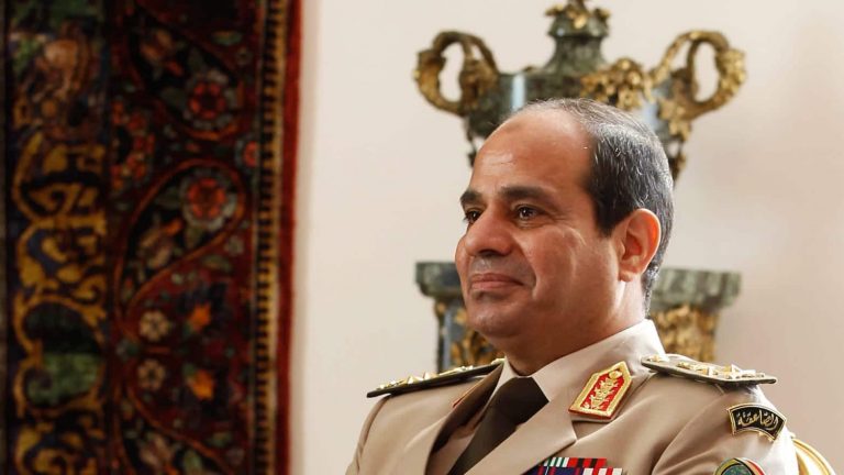 Egypte: une loi limite le droit des militaires à se présenter aux élections
