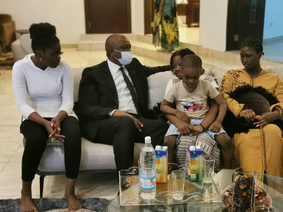 Le ministre ivoirien de la défense Hamed Bakayoko au domicile du défunt Issiaka Ouattara (Wattao)