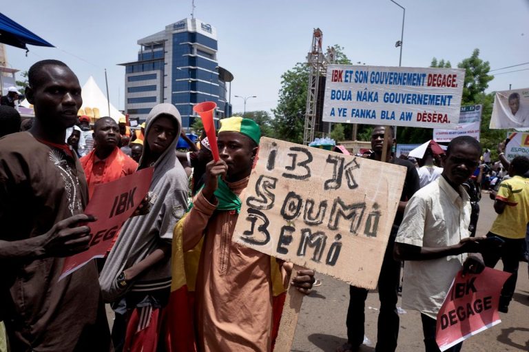 Crise au Mali: Amnesty International dénonce la répression sanglante des manifestations