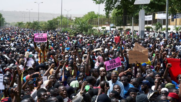 Mali: quatre morts et plusieurs blessés dans les manifestations monstres du vendredi