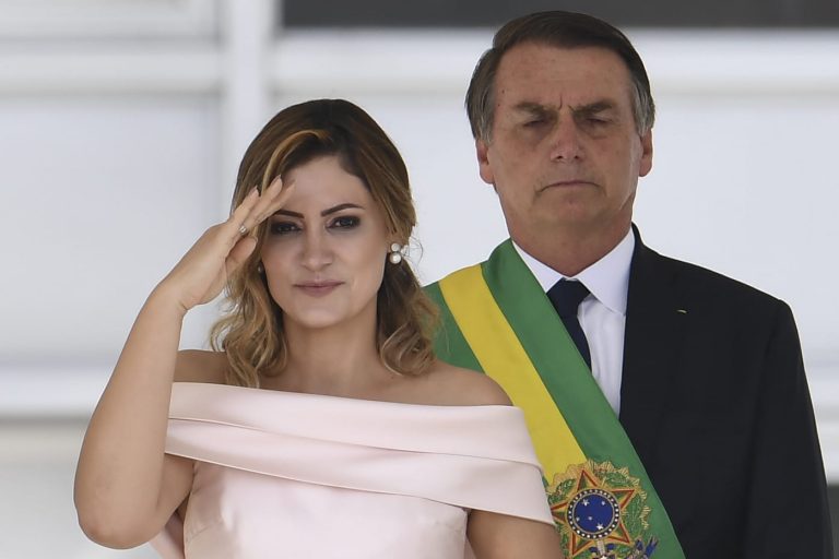 Brésil: la première dame Michelle Bolsonaro atteinte du coronavirus