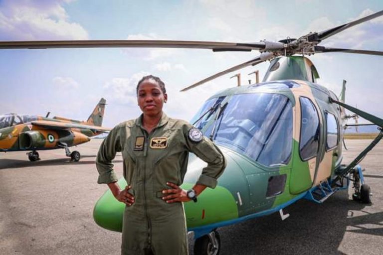 Nigéria : décès de la première femme pilote de combat, Buhari inconsolable