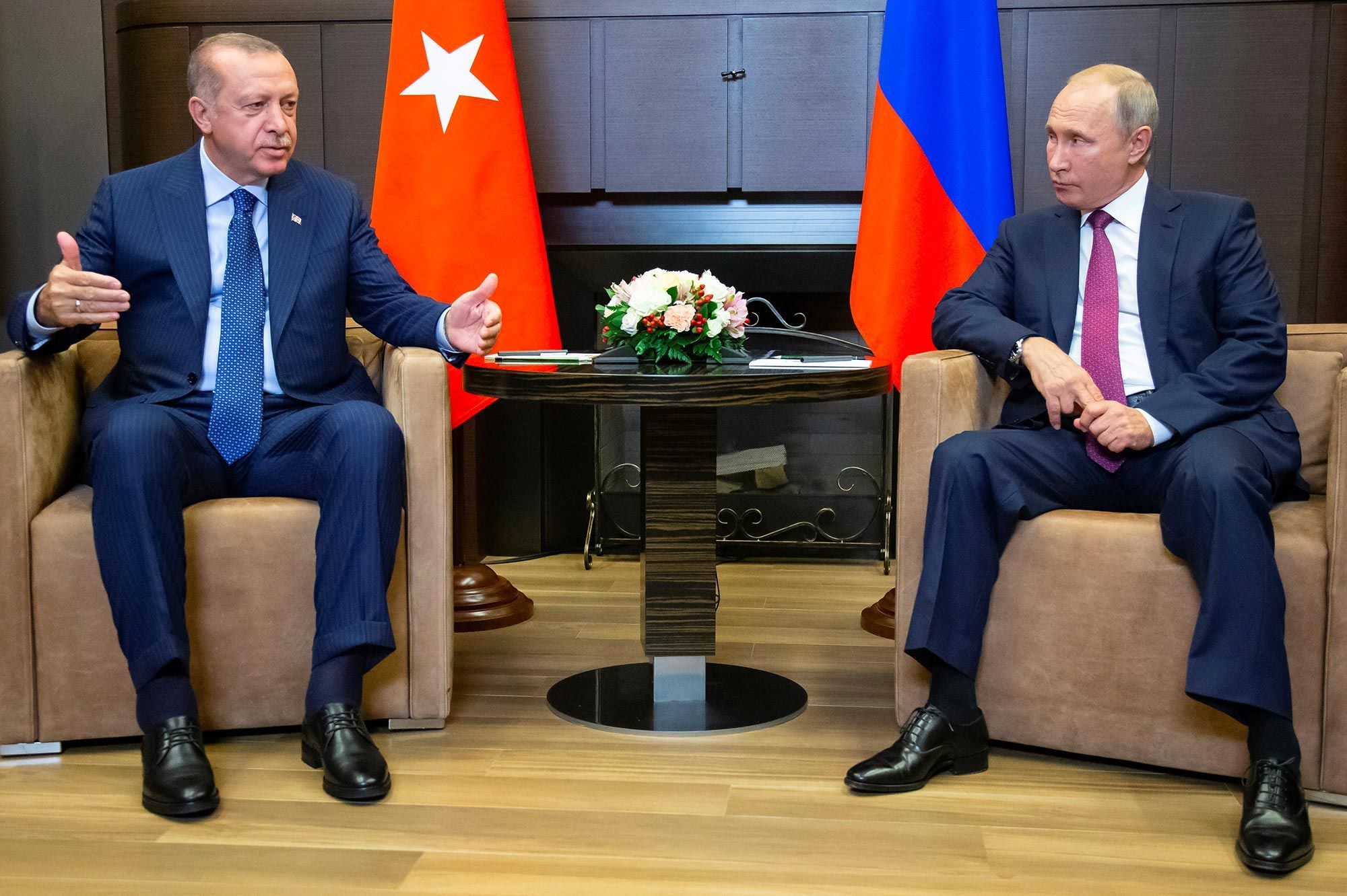 Les président Vladimir Poutine et Erdogan de Russie et de Turquie lors d'un sommet à Moscou