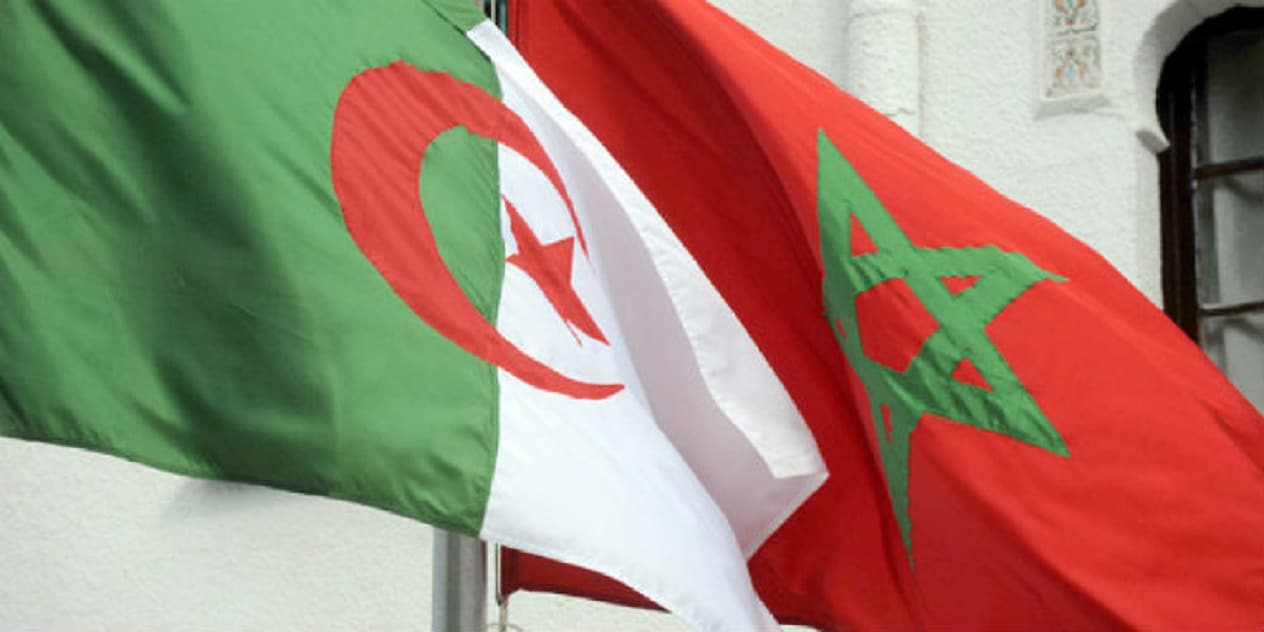 Les drapeaux marocains et algérien