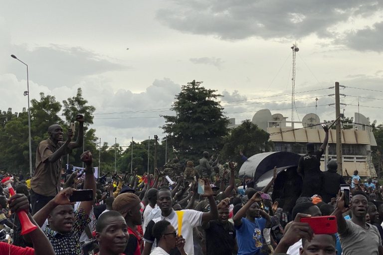 Mali: nouvelle manifestation contre la présence française au Sahel