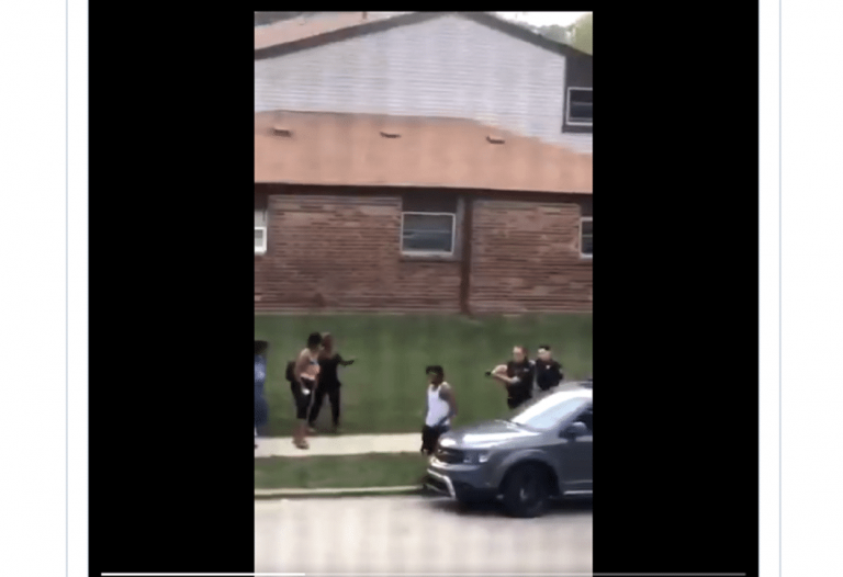 Etats-Unis : encore un Noir froidement criblé de balles par la police (Vidéo)