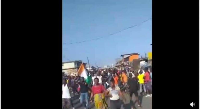 « Ouattara dégage! », ça chauffe en Côte d&rsquo;Ivoire (vidéo)