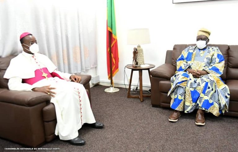 Diplomatie: en fin de mission, le nonce Brian Udaigwe reçu en audience par Vlavonou
