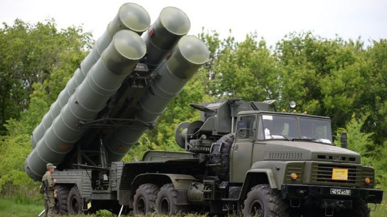 La Russie déploie son puissant système de défense aérienne S-300V4 sur une Île revendiquée par le Japon