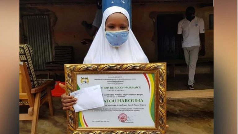 Bénin – Sakina Harouna: de l&rsquo;ombre à la lumière, l&rsquo;héroïne de Wori a la reconnaissance de la Nation