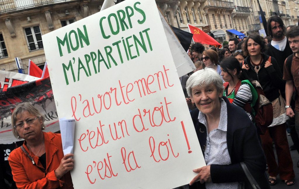 Rassemblement à Paris pour un meilleur accès à l'avortement