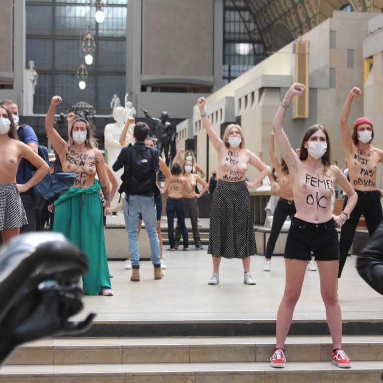 «Mes seins ne sont pas obscènes» : des féministes manifestent topless au musée d’Orsay (vidéo)