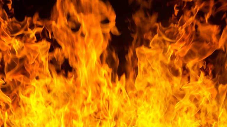 Russie: un homme tente de s’immoler par le feu pour souhaiter joyeux anniversaire à Vladimir Poutine