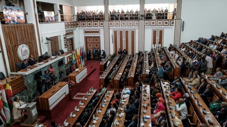 Gambie: le Parlement rejette le projet de la nouvelle constitution