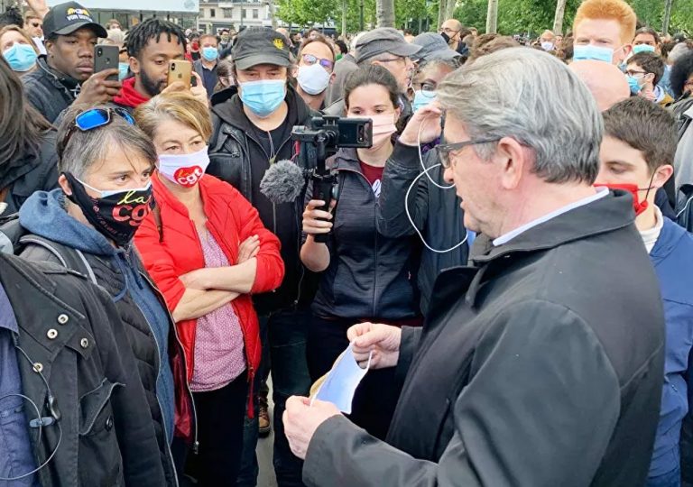 « Je vous ai demandé de ne pas me toucher », Jean-Luc Mélenchon à Marseille (vidéo)