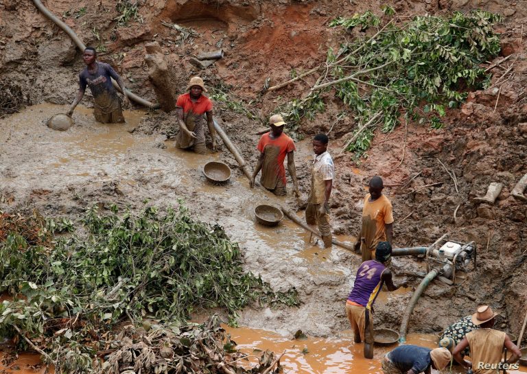 RDC: une cinquantaine de « creuseurs », morts dans une mine
