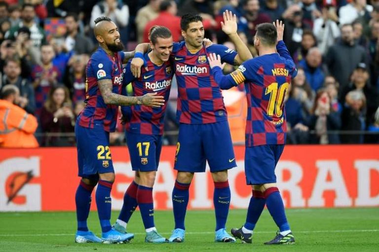 Barça : après Messi, Suarez fait ses adieux à Arturo Vidal