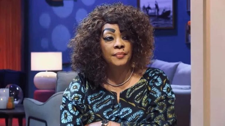 « J&rsquo;ai besoin d&rsquo;affection, j&rsquo;ai besoin d&rsquo;amour », Tina Glamour