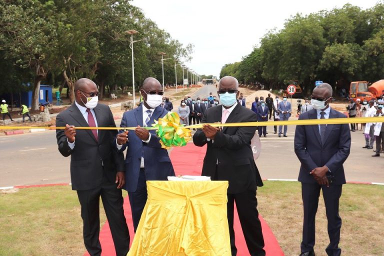 Université de Lomé: le flambeau du cinquantenaire dévoilé