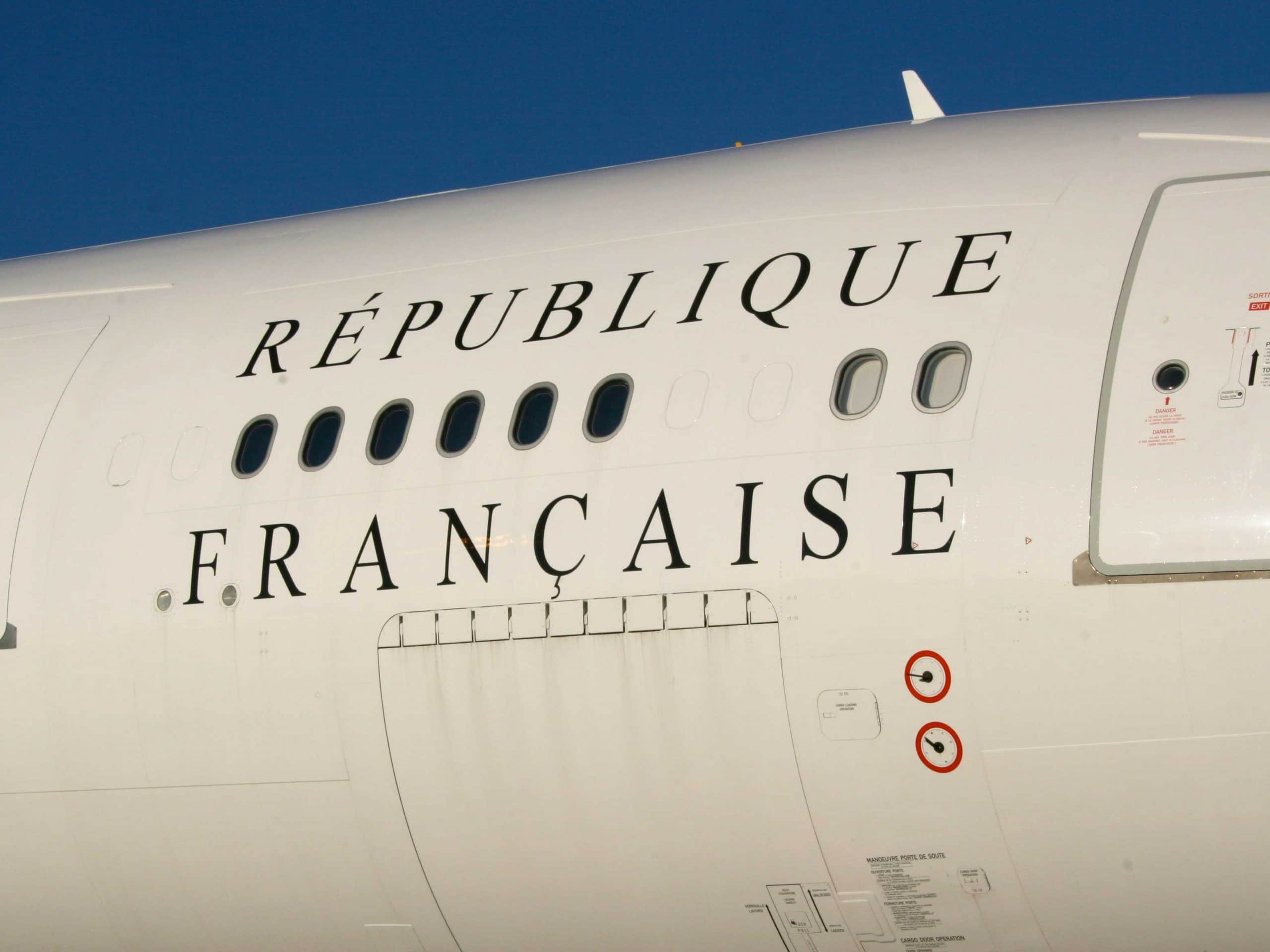 l’avion présidentiel d’Emmanuel Macron, un Airbus 330, heurte un hangar à Beyrouth