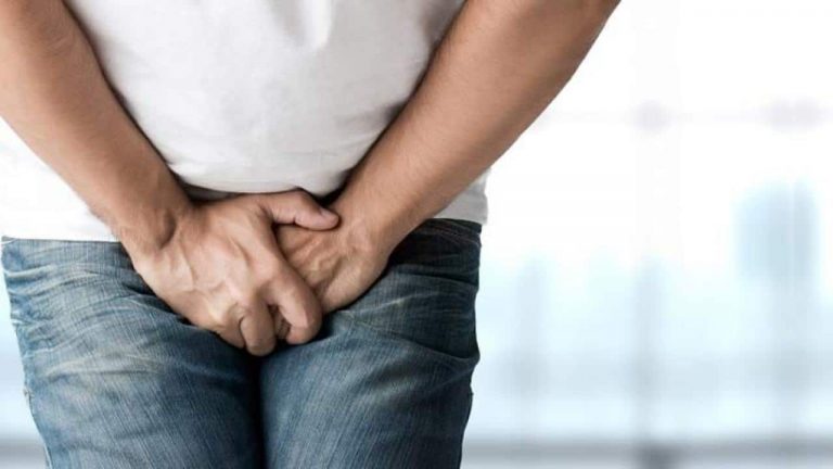 Avez-vous des douleurs aux testicules ? Allez faire un test de dépistage pour la Covid-19