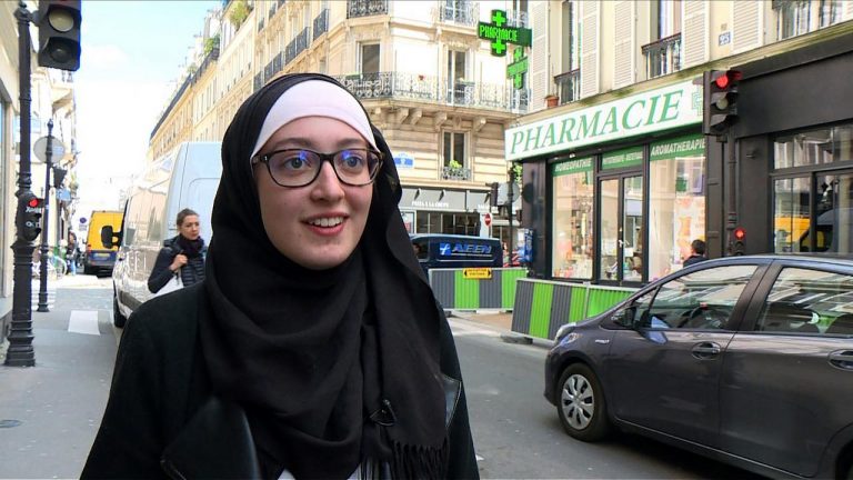 France: des députés quittent l&rsquo;Assemblée nationale à cause d’une femme voilée