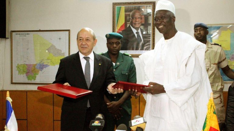 Dialogue avec les djihadistes: la pomme de discorde entre la France et le Mali