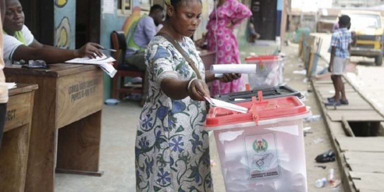 Nigéria: la date de la prochaine présidentielle fixée par la commission électorale