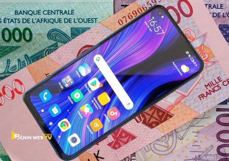 Le temps de survie du Covid-19 sur les smartphones et les billets de banque, révélé