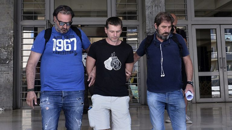 Cyberattaques massives: le parquet français demande 10 ans de prison contre le Russe Alexander Vinnik