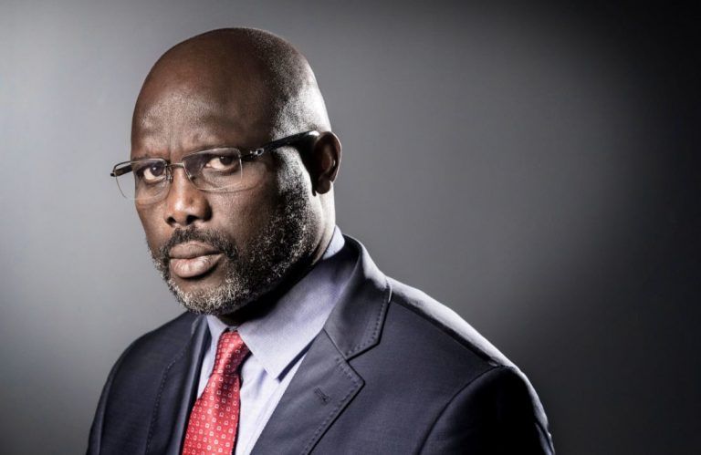 Liberia: George Weah joue au Maracana dans la rue à Monrovia (photos)