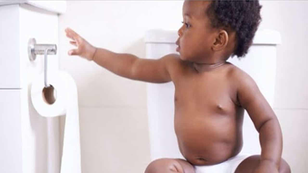 Bon à savoir: 05 astuces pour aider votre enfant à aller sur le pot @ Afrique Femme
