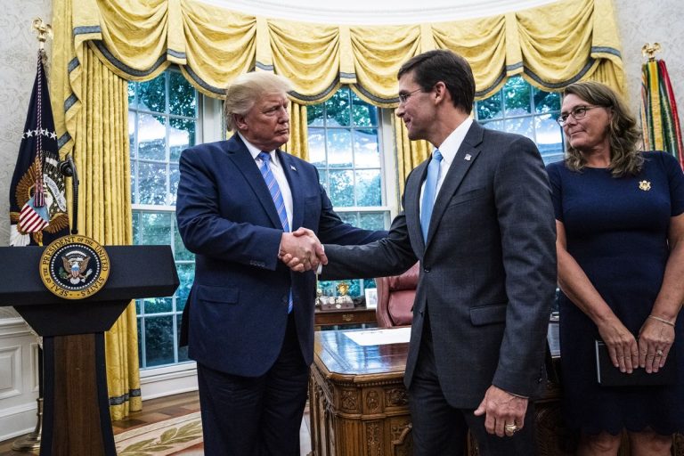 Etats-Unis: Donald Trump limoge son secrétaire à la Défense Mark Esper