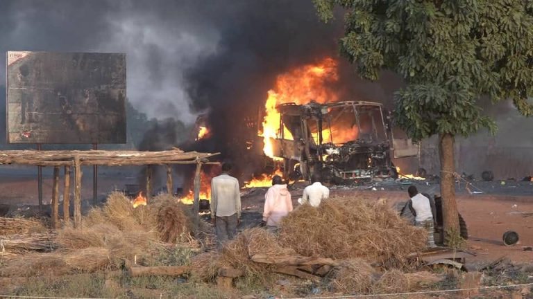 Burkina Faso: 06 morts et 14 blessés dans l&rsquo;explosion d&rsquo;un car