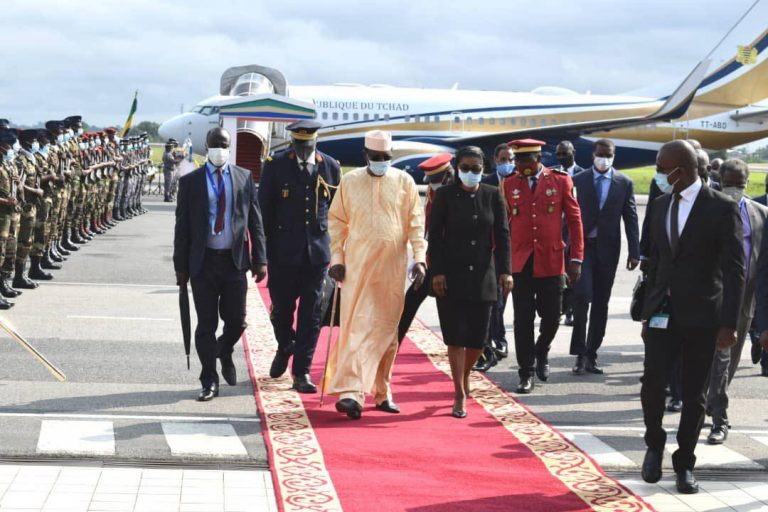 Sommet de la CEEAC au Gabon: Idriss Deby accueilli à Libreville