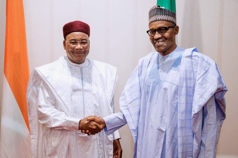 Nigéria: Muhammadu Buhari immortalise Mahamadou Issoufou à Abuja