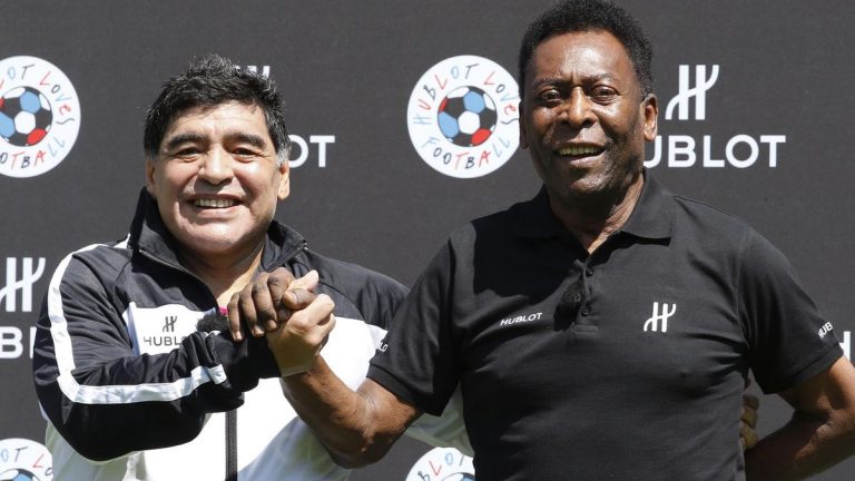 « Je t&rsquo;aime, Diego », l&rsquo;ultime hommage de Pelé à son « grand ami » Maradona